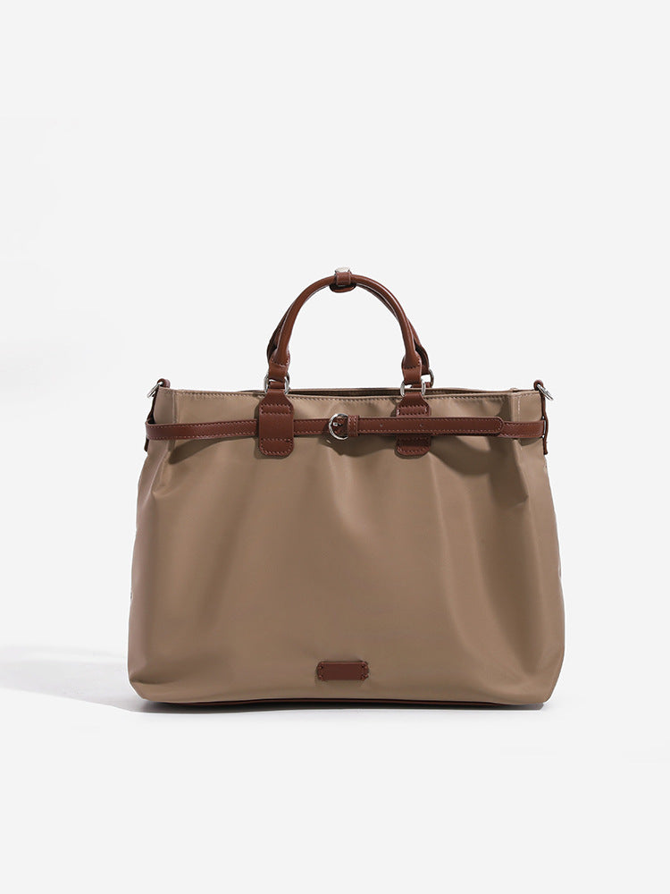 Borsa a tracolla in nylon semplice e capiente da donna