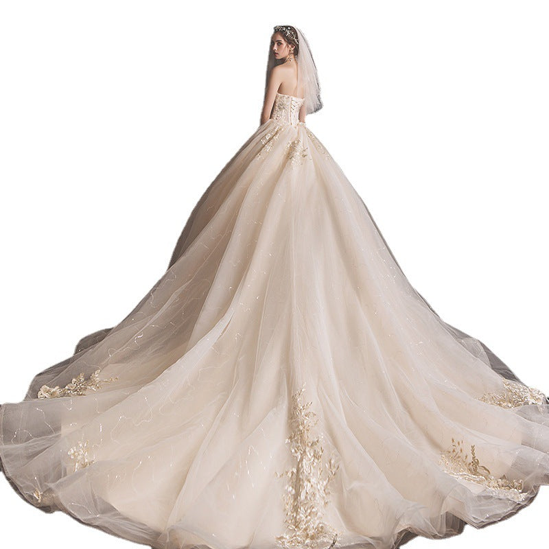 Abito da Sposa Estivo con Top a Fascia Stile Mori e Gonna a Strascico