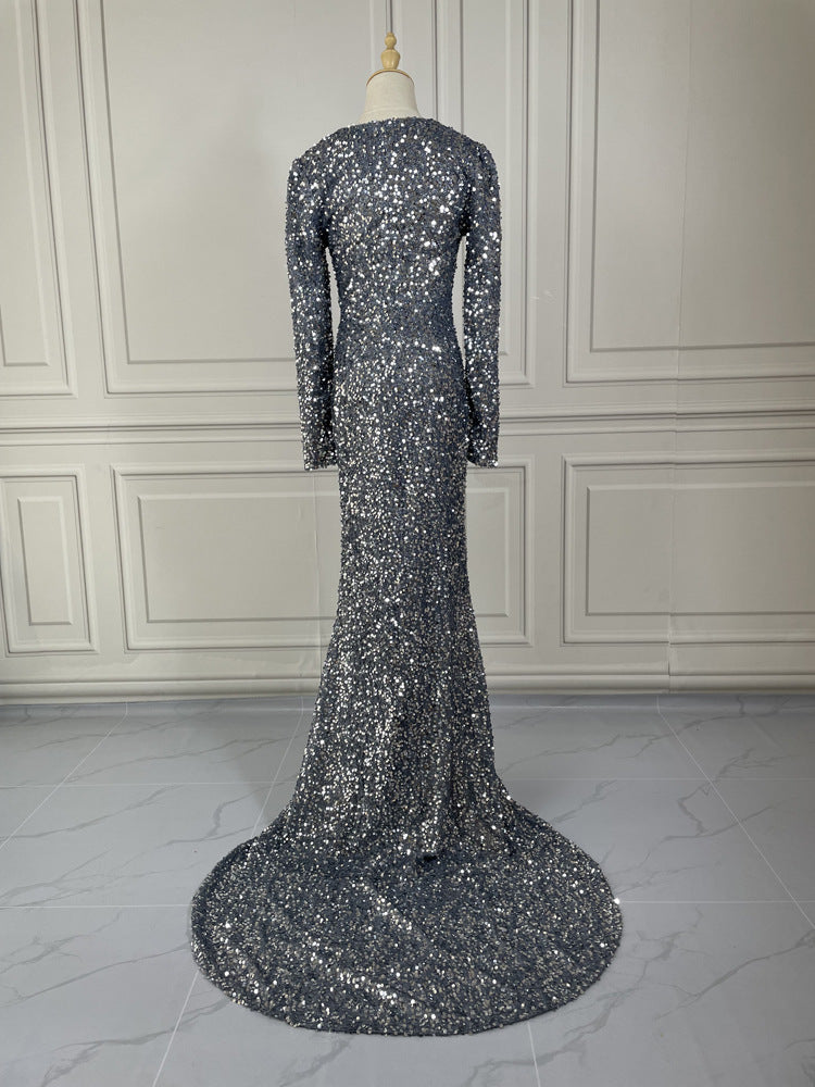 Vestito da sera lungo grigio con paillettes e maniche lunghe