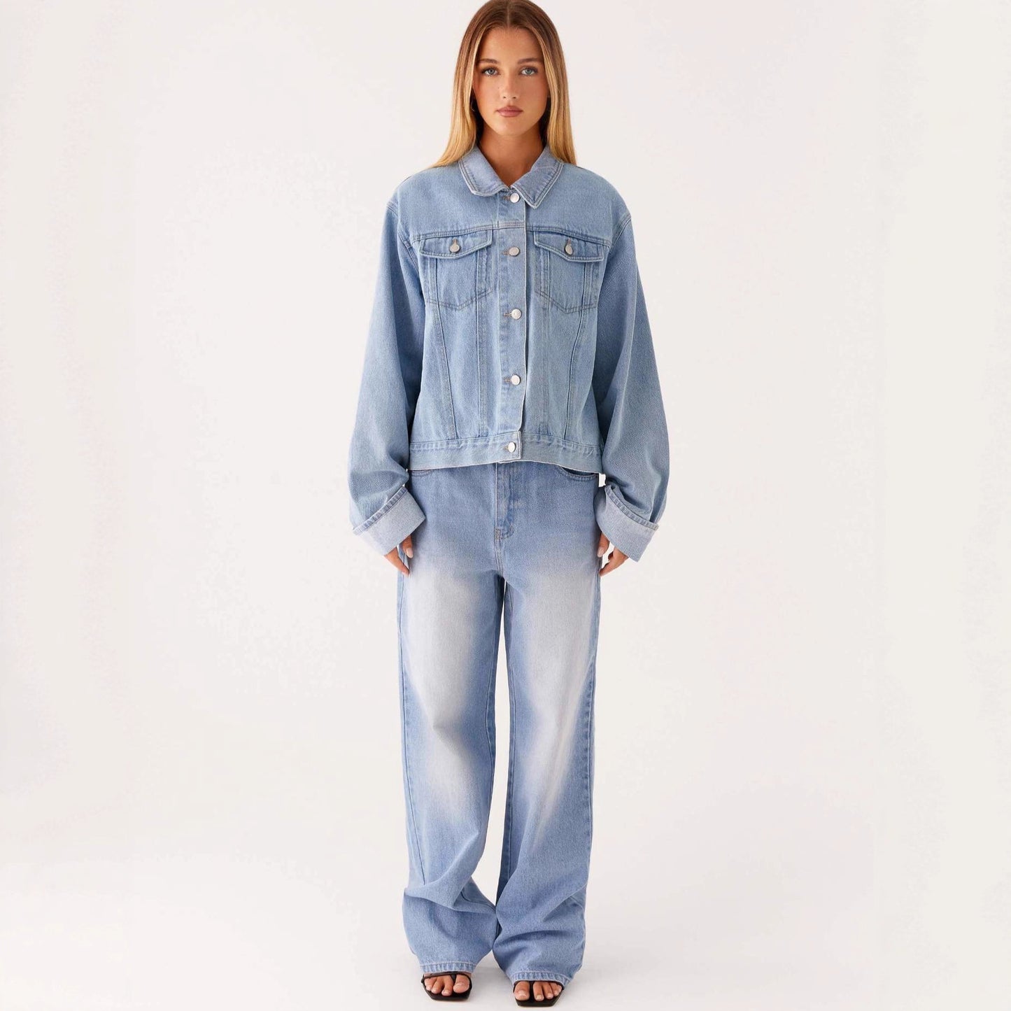 Giacca di jeans casual con colletto rovesciato e maniche lunghe