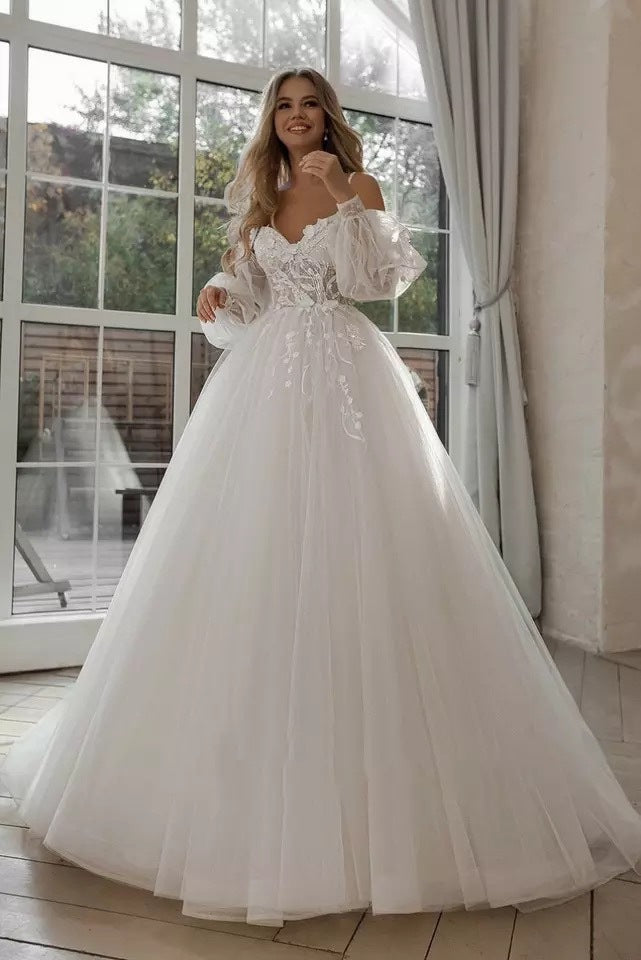 Abito da sposa Boho Abito da sposa con maniche a sbuffo e spalle scoperte