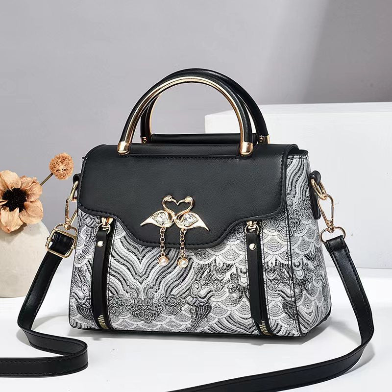 Borsa a tracolla semplice e coordinata