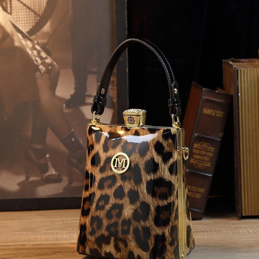 Borsa a tracolla monospalla in pelle verniciata lucida, leggera e di lusso, coordinabile