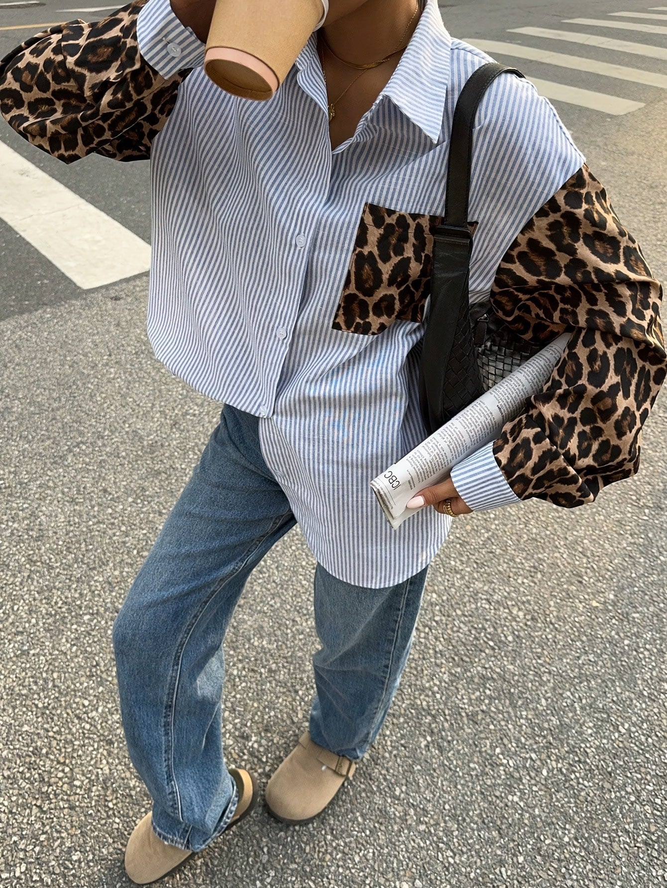 Nuovo top camicia patchwork con stampa leopardata dalla vestibilità morbida