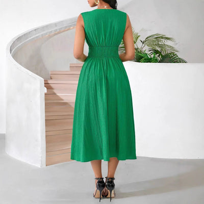 Solid-color Dress With A V-neck For An Elegant Sophisticated Look