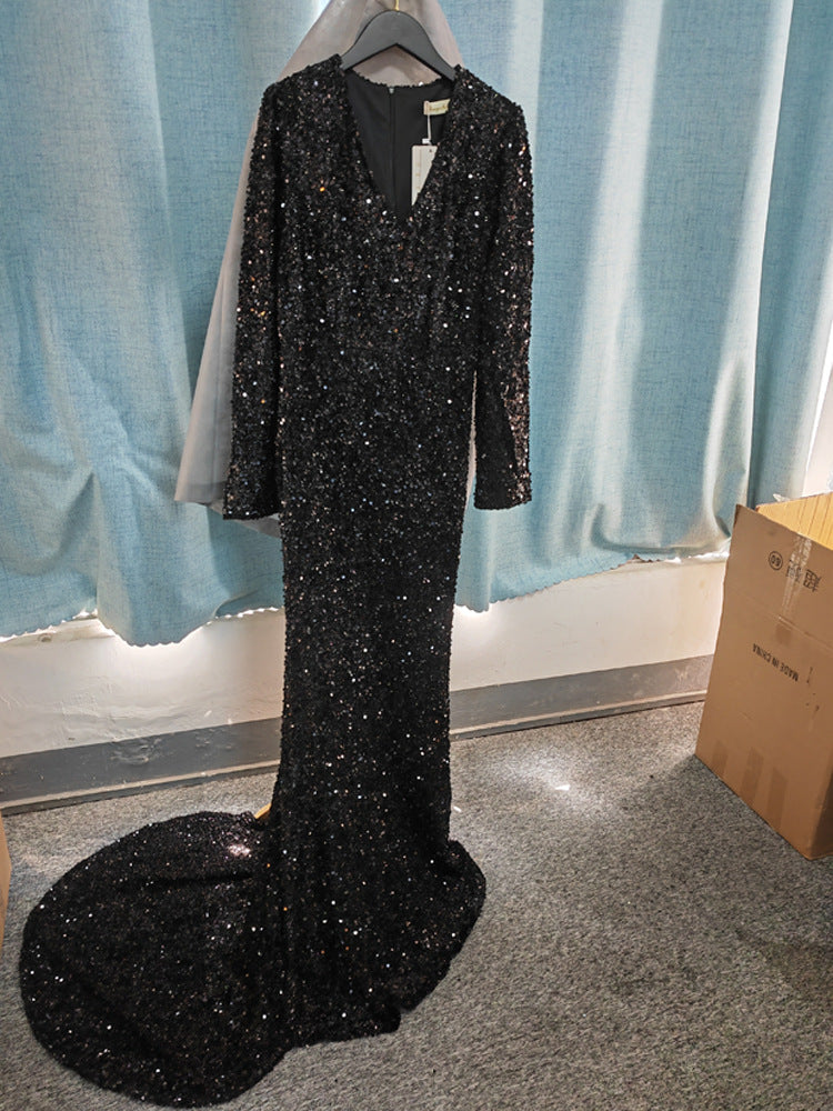 Vestito da sera lungo grigio con paillettes e maniche lunghe
