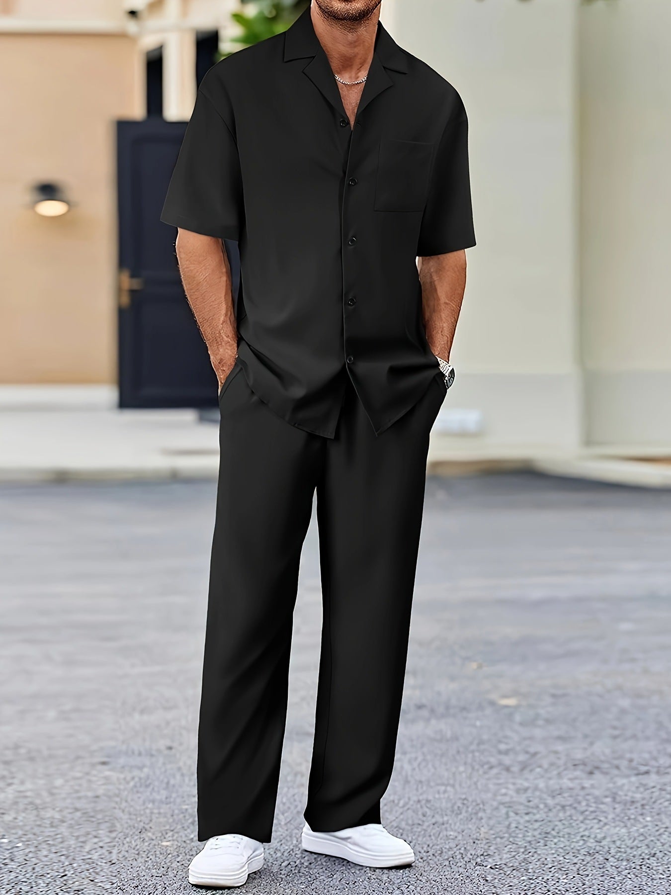 Abito casual alla moda con bavero e maniche corte