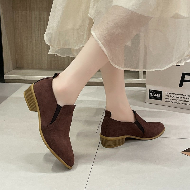 Stivali a punta con tacco basso di grandi dimensioni