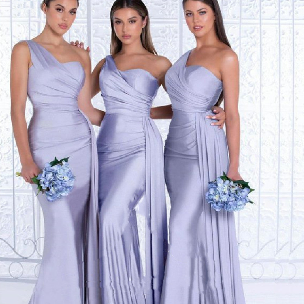 Abito da sposa elegante da sirena taglie forti monospalla