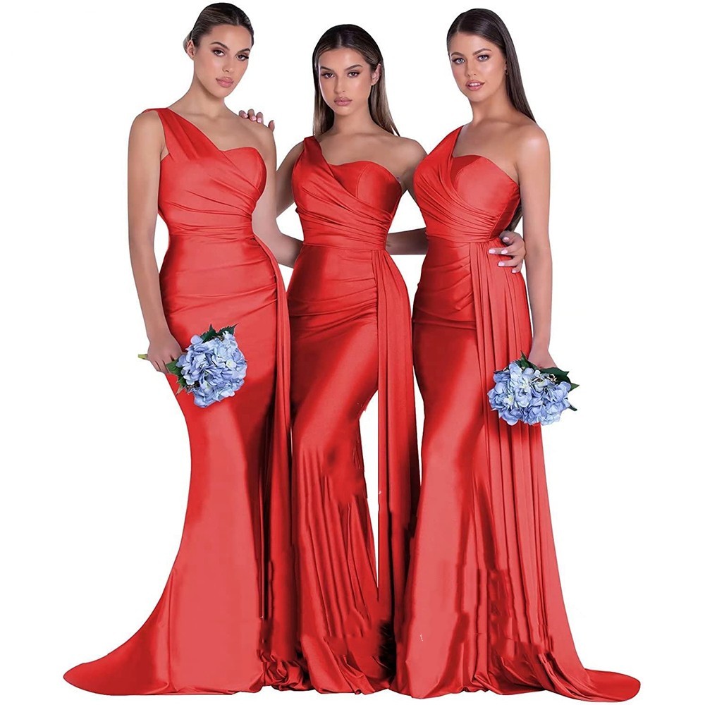 Abito da sposa elegante da sirena taglie forti monospalla