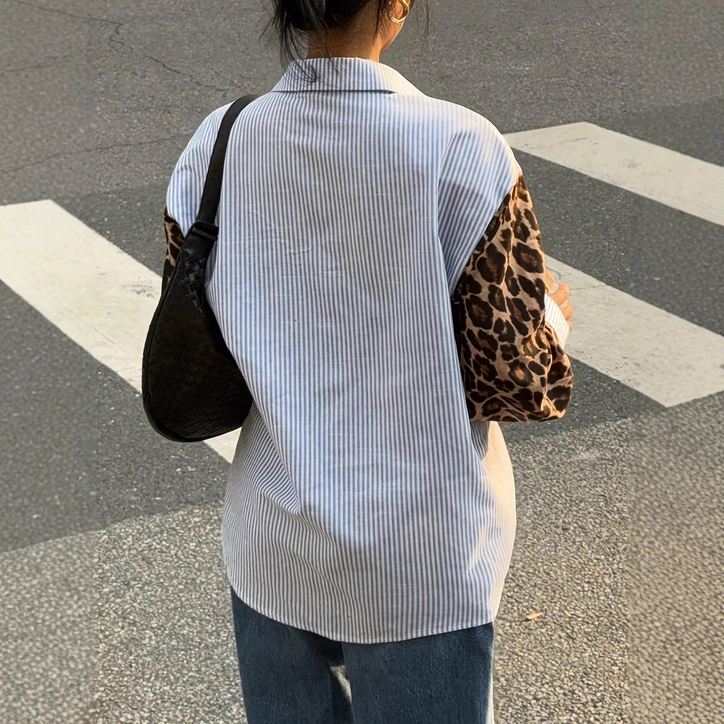 Nuovo top camicia patchwork con stampa leopardata dalla vestibilità morbida