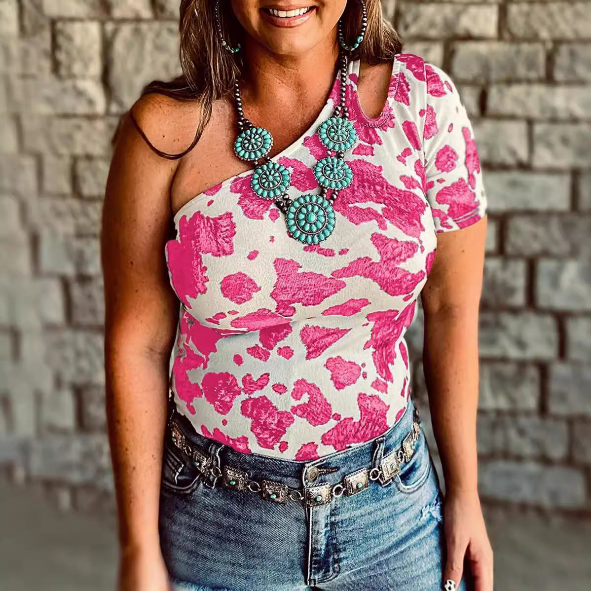 Womens Leopard-Print Short-Sleeve Off-Shoulder Top With A Crew Neck