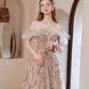 Abito Off-shoulder da presentatrice per la conferenza annuale