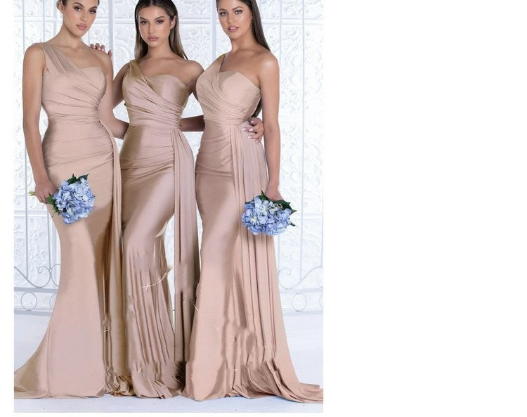 Abito da sposa elegante da sirena taglie forti monospalla