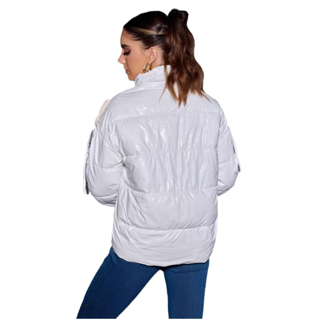 Cappotto corto da donna con cuciture in pelliccia, nuovo stile autunno inverno