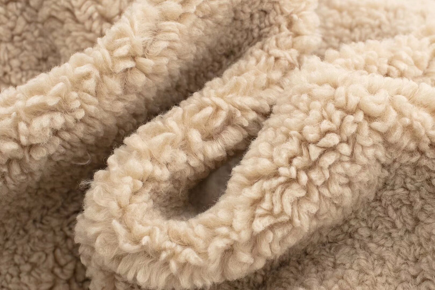 Women's Large Lapel Thickened Lamb Sweater Coat