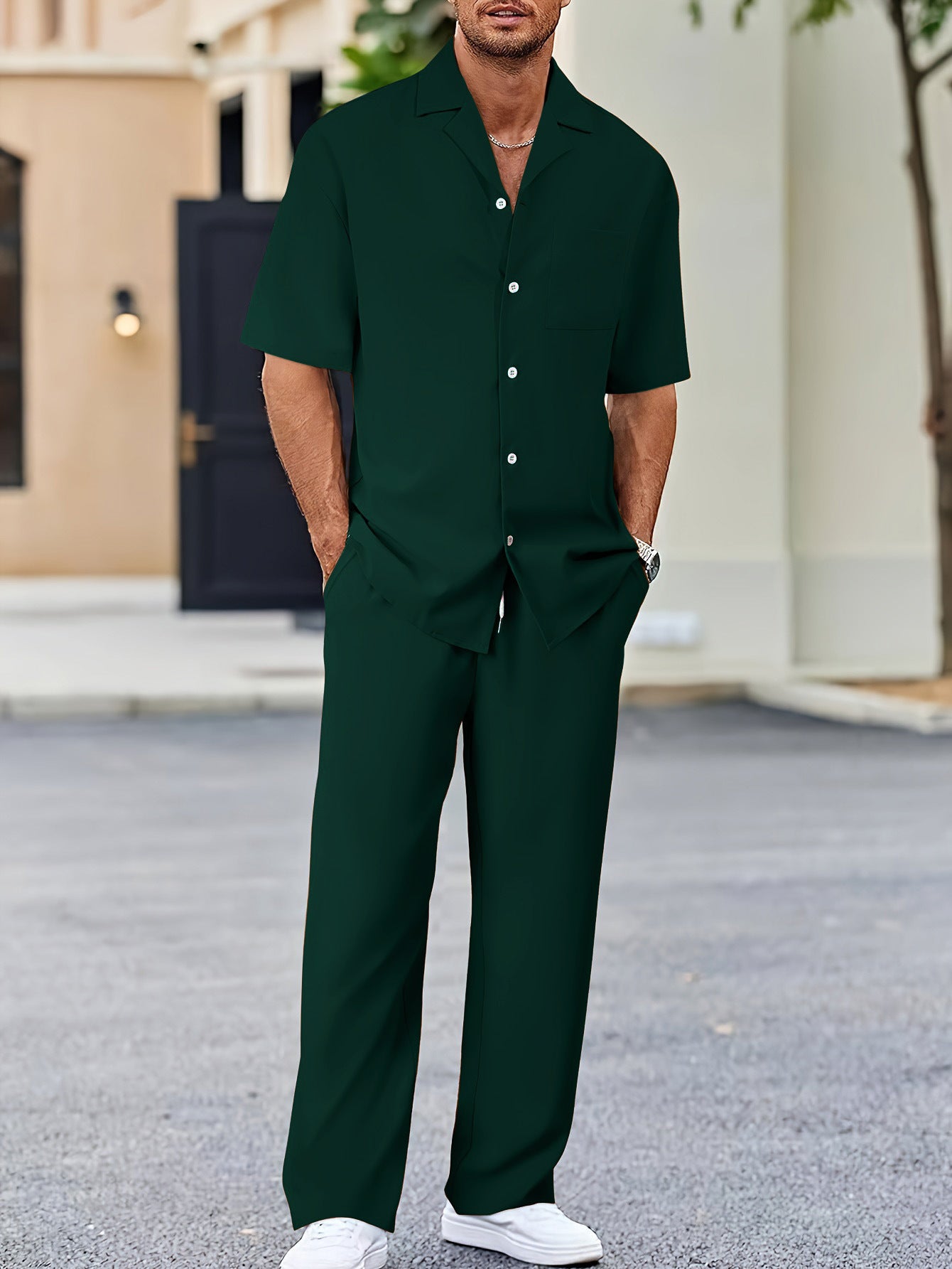 Abito casual alla moda con bavero e maniche corte