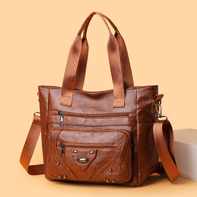 Borsa a tracolla per il tempo libero in morbida pelle lavata di grande capacità