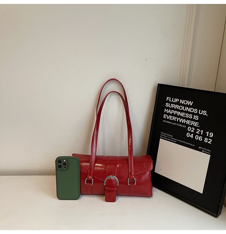 Nuova borsa a tracolla semplice e versatile alla moda da portare sottobraccio