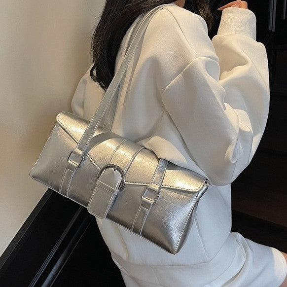 Nuova borsa a tracolla semplice e versatile alla moda da portare sottobraccio