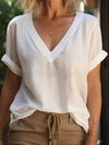 Top a maniche corte comodo ed elegante con scollo a V, abbinabile a tutto