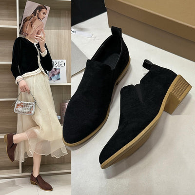 Stivali a punta con tacco basso di grandi dimensioni