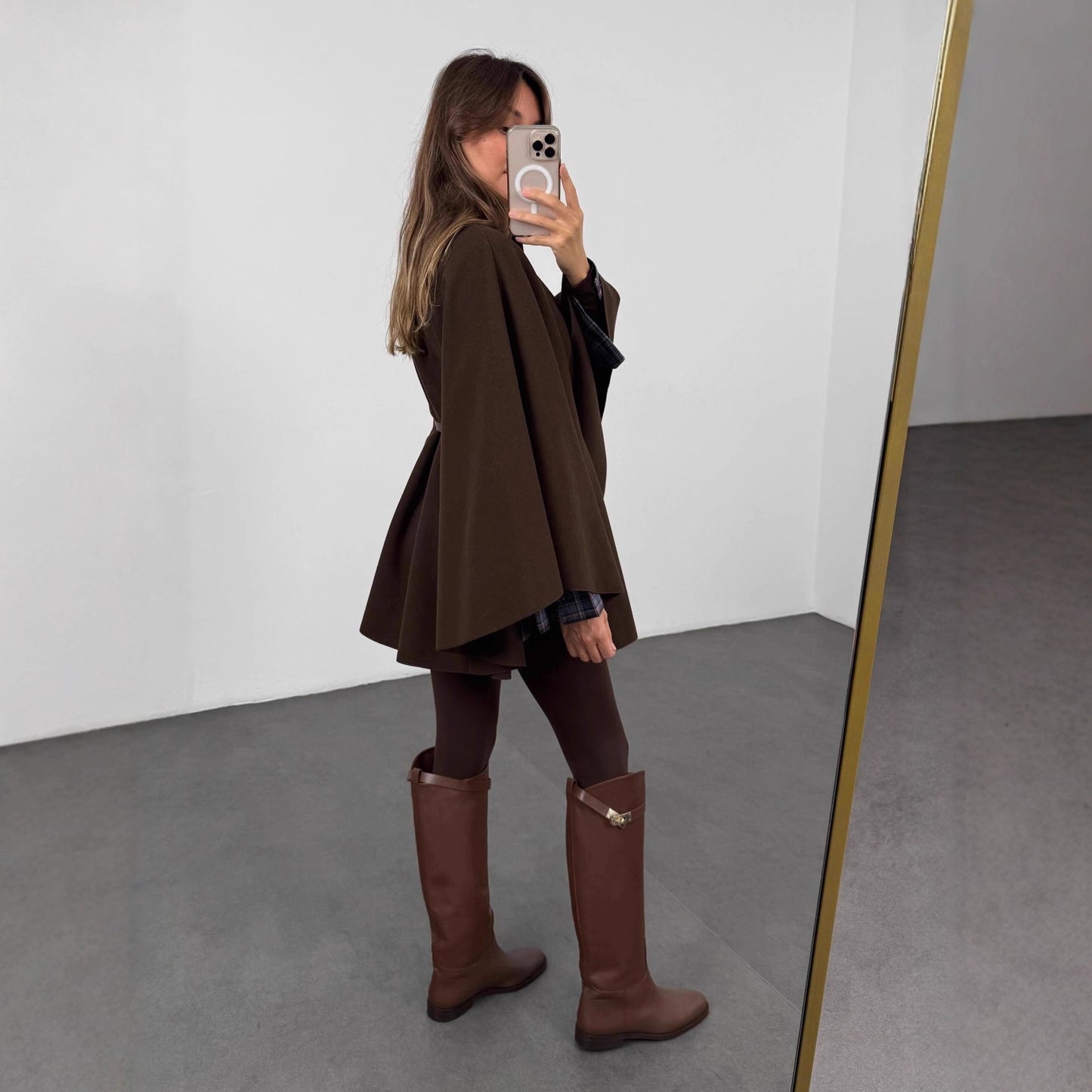 Cappotto a mantella in lana aderente in tinta unita, stile elegante invernale, lunghezza media