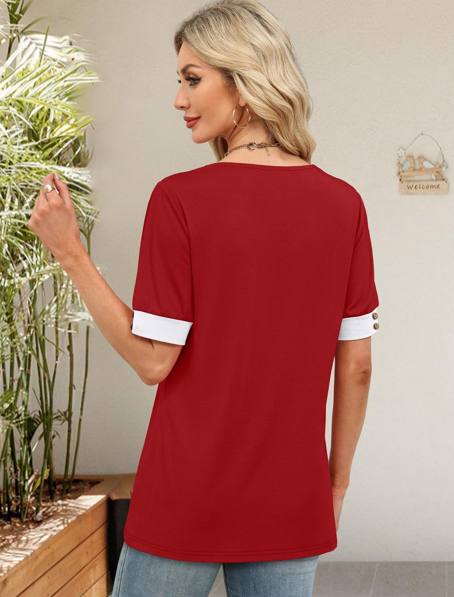 Top smanicato con scollo a V, abbinabile, abbottonato, a maniche corte, a contrasto di colore
