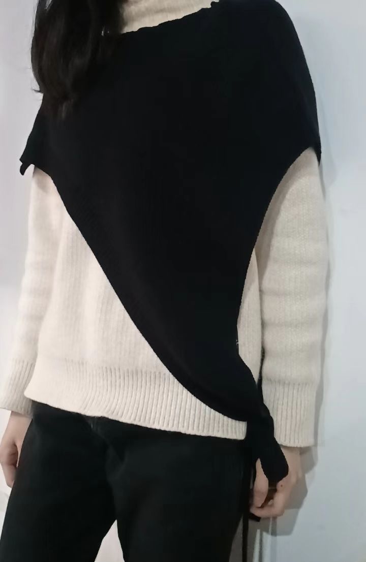 Special-interest Design Versatile Beveled Triangle Knitted Shawl Vest