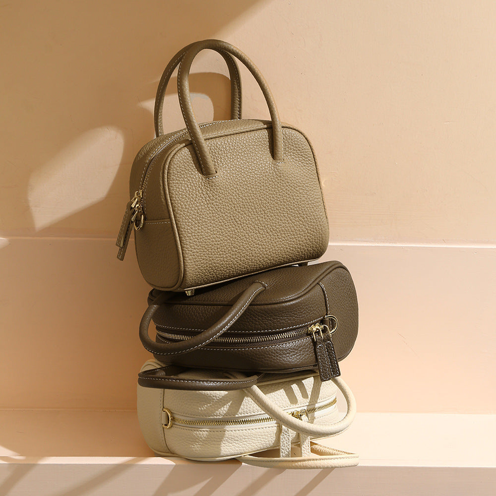 Borsa a tracolla da donna, in pelle di vacchetta, coordinata, primo strato